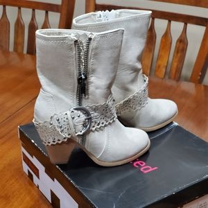 Not Rated Glitter Prairie Bootie 8.5m